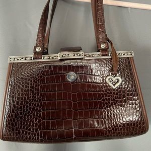 Vintage Brighton handbag with magnetic closure